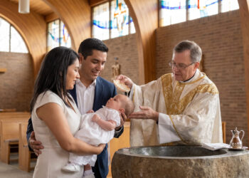 Bautismo: comenzar una vida nueva en Cristo